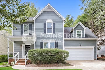 8 Brackenwood Ct GREENSBORO, NC 27407